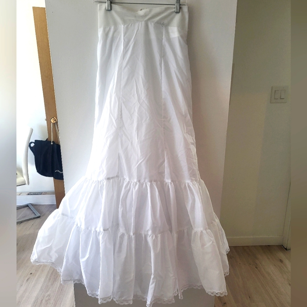 David's Bridal Under Skirt